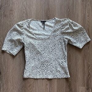 Dynamite Women’s Small - Black and White Pattern Top